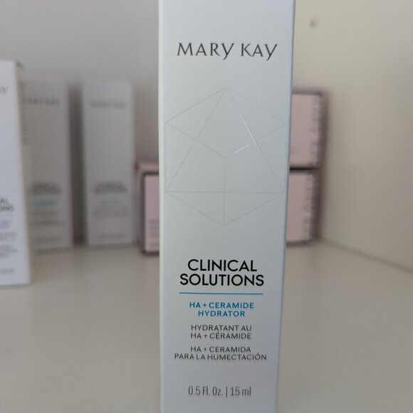 Mary Kay Clinical Solutions HA+ Ceramide Hydrator - Picture 3 of 3